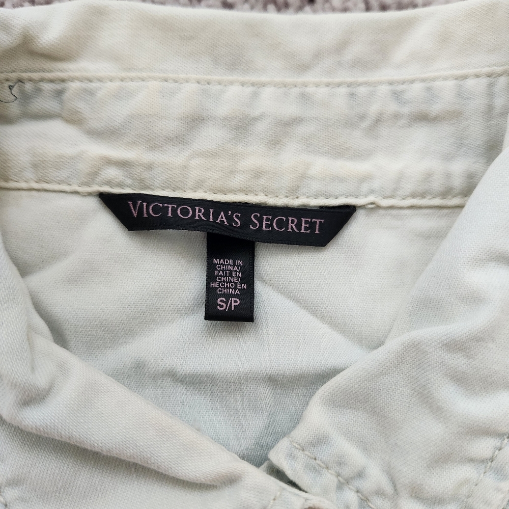 Victoria Secret Button down small - Picture 2 of 2